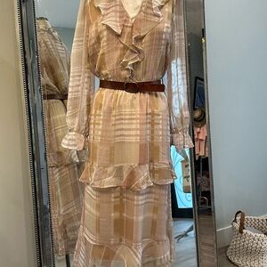 Chic Long Sleeve Plaid Dress in Cream and Brown